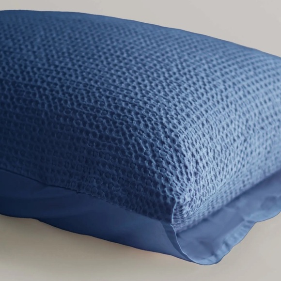 QUINCE Organic Luxe Waffle Shams Set Of 2 Standard Indigo 2775 - Picture 4 of 9